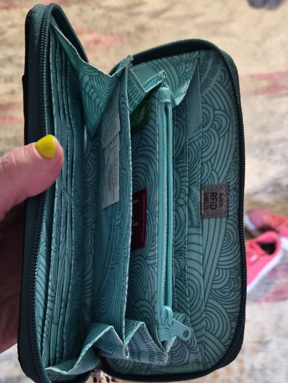 Haiku Black Pouch with Teal Trim - Picture 4 of 7